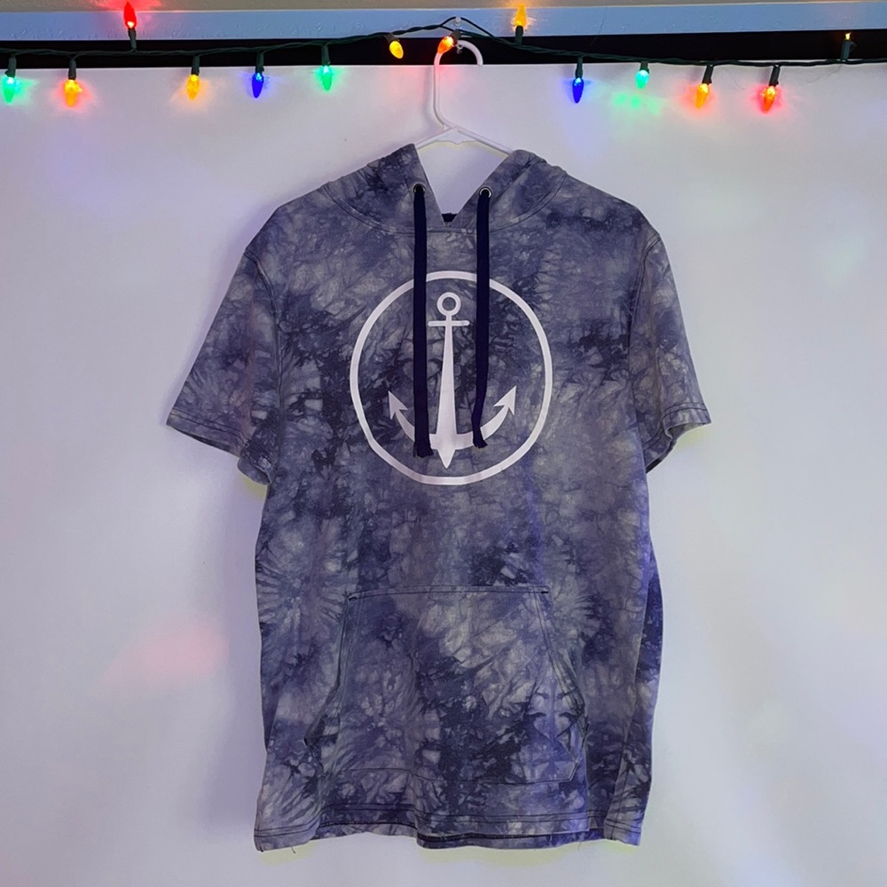Rue21 short-sleeved hoodie.